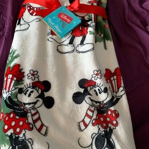 BNWT Disney Mickey and Minnie Mouse Christmas blanket -throw 50x60